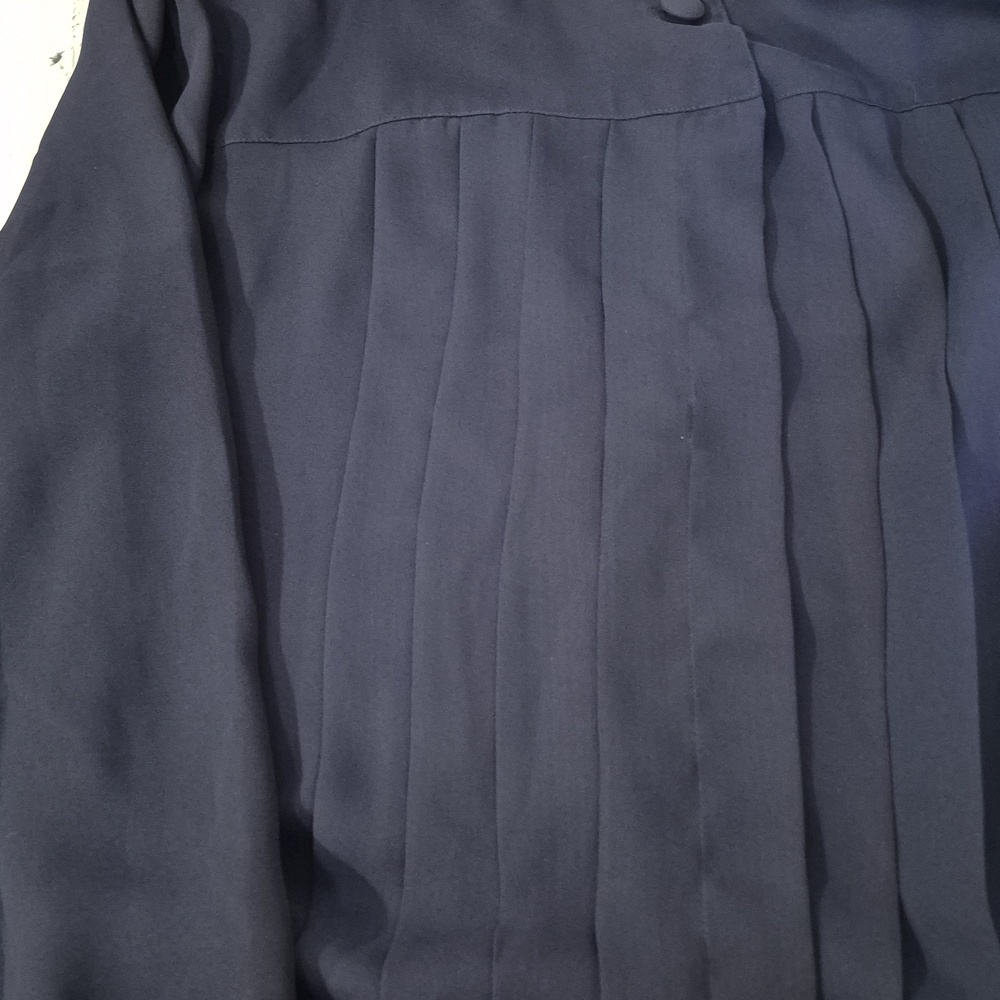 Chaus Dark Navy Pleated Front Button Blouse Size 16 - Picture 4 of 10